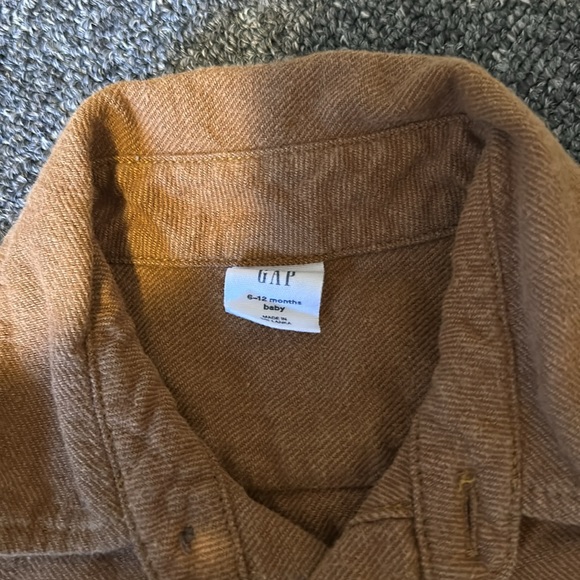 Baby Gap Button Down Onesie - Picture 3 of 3